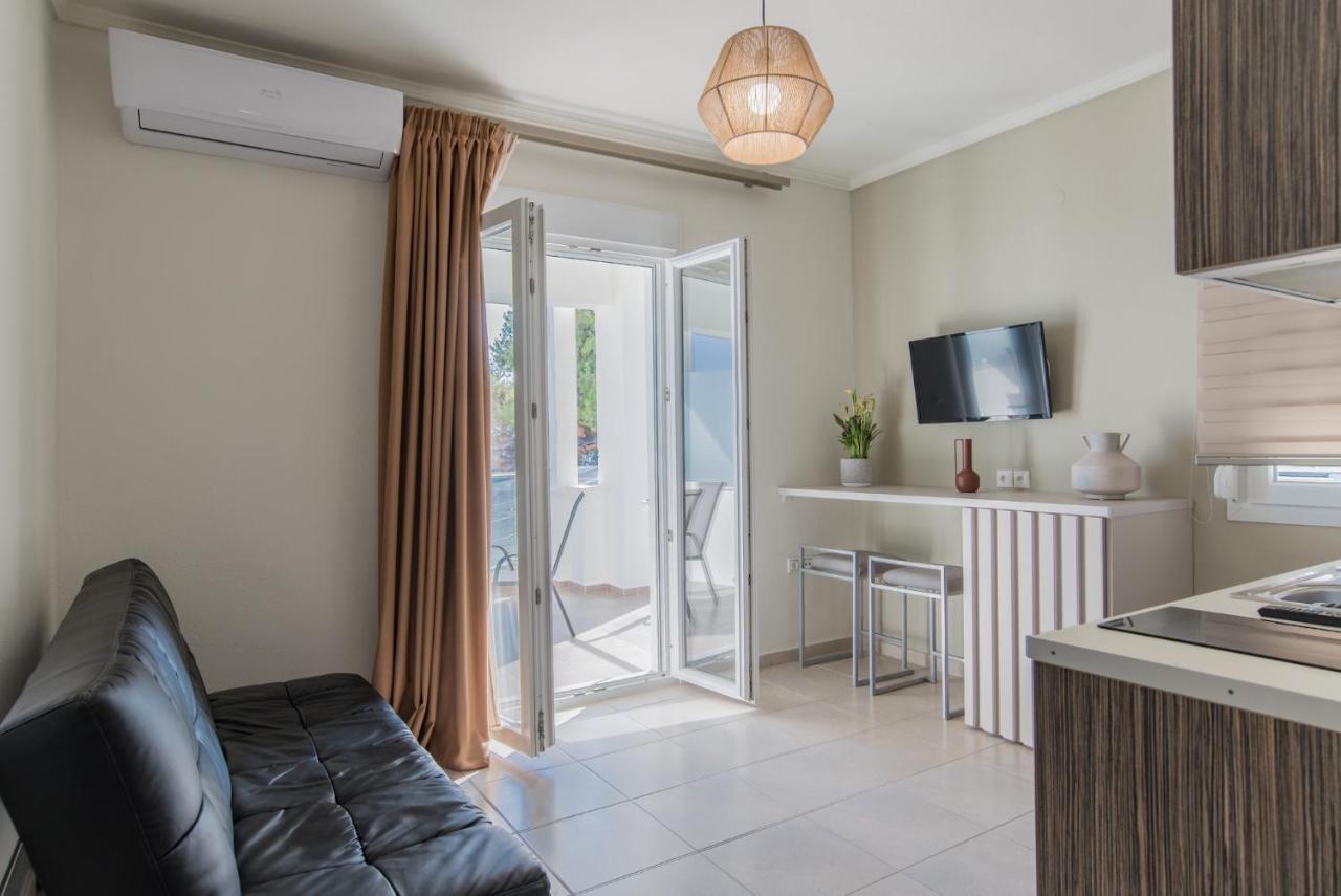 Vertigo Seaside Apartments Nikiti  Extérieur photo